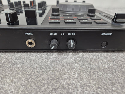 Native Instruments Traktor Kontrol S2 MK I - 2-Channel Digital DJ Controller