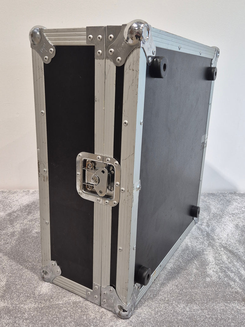 Mackie 1604 VLZ3 - 16-Channel Compact Mixer + Flight Case - Image 12