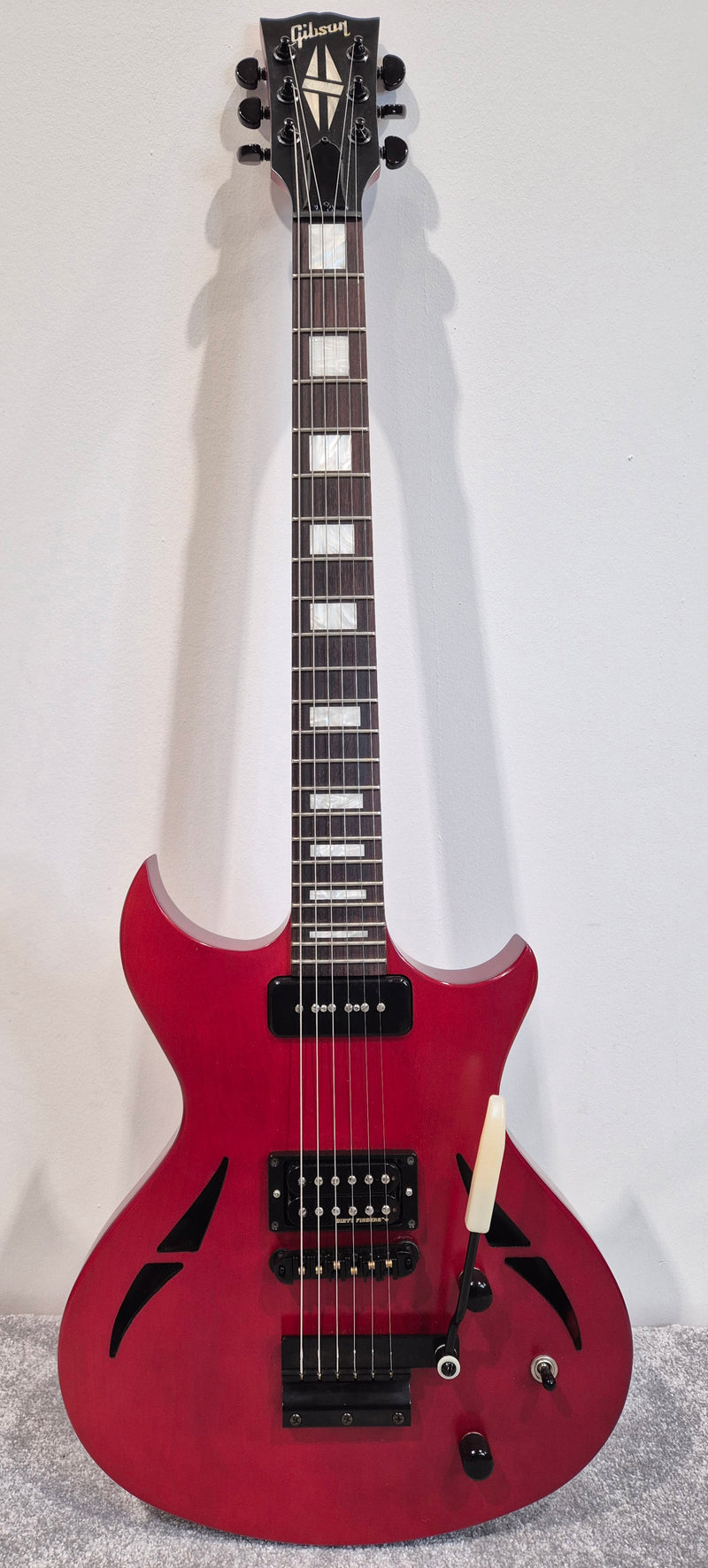 Gibson N-225 USA – Semi-Hollow Electric Guitar – Mint w/ Gear4music Hard Case - Image 2