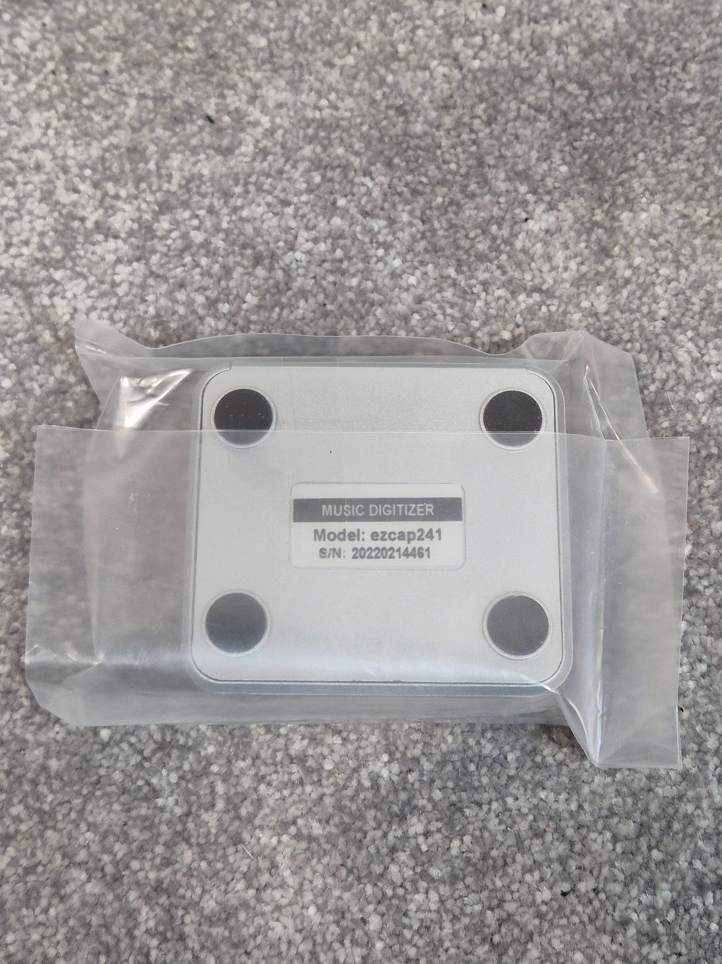 EZCAP Music Digitizer - Analog Audio to Digital MP3 Files Converter
