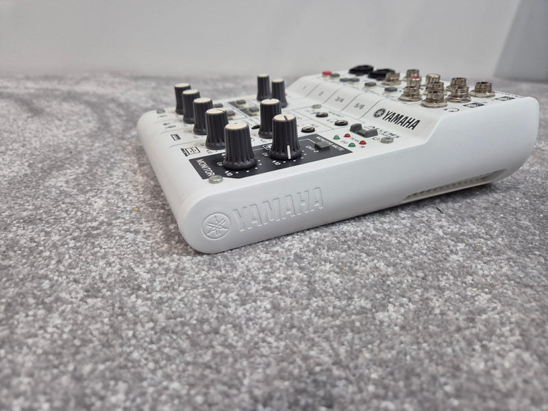 Yamaha AG06 Interface - Versatile and High-Quality Interface - Image 2