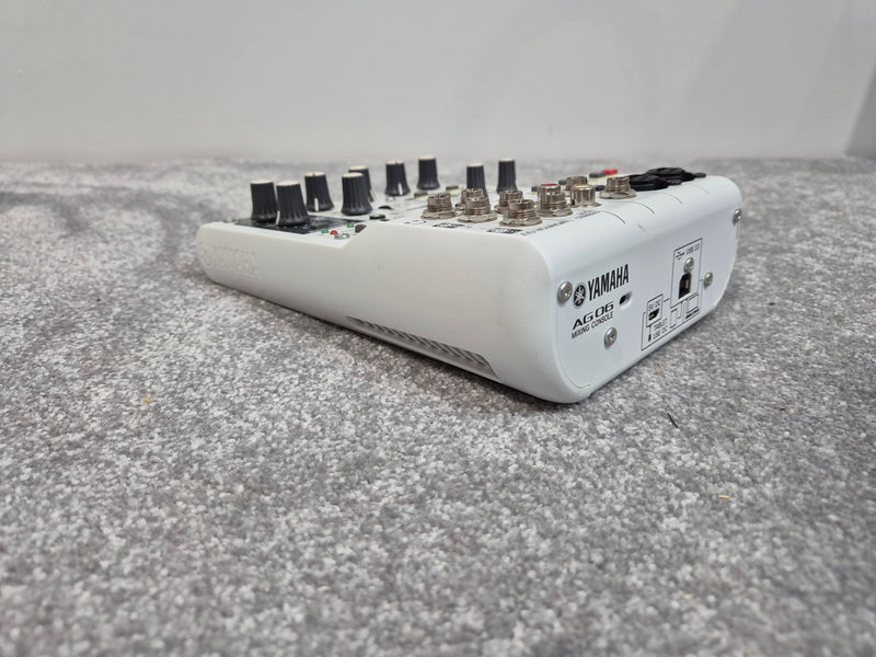Yamaha AG06 Interface - Versatile and High-Quality Interface - Image 3