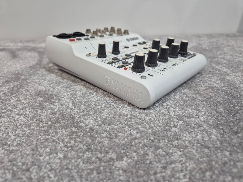 Yamaha AG06 Interface - Versatile and High-Quality Interface - Image 5