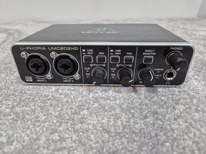 Behringer UMC202HD -  2-inputs and 2-outputs USB Audio Interface