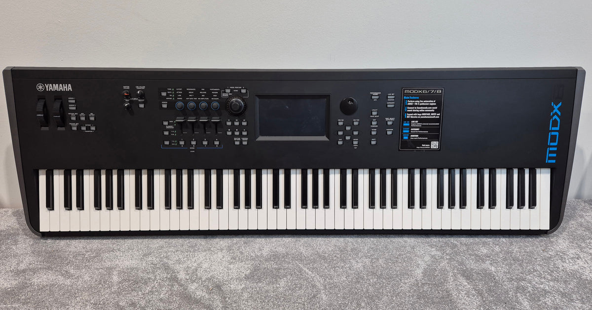 Yamaha MODX8  - 88-key Action Keyboard Synthesizer + Soft Bag