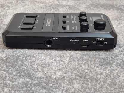 Boss Pocket GT - Compact Guitar Amp and Multi-Effects Processor