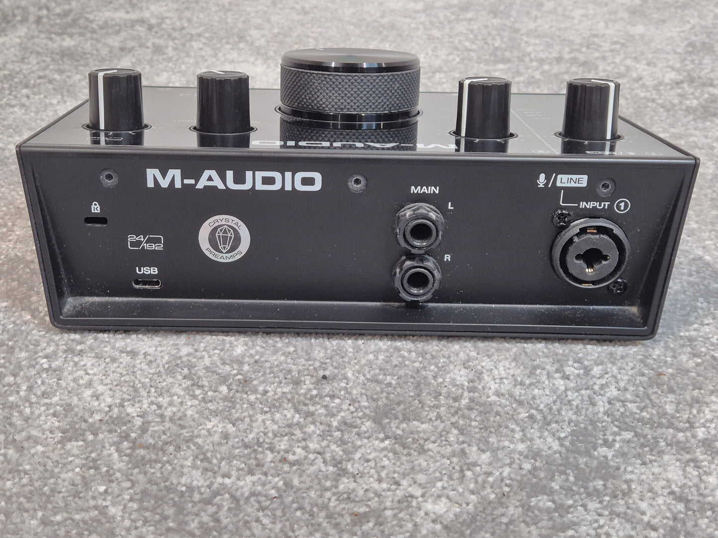 M-Audio AIR 192/4 - Audio Interface Designed for Recording, Podcasting and Streaming