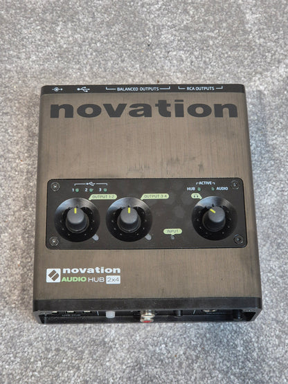 Novation Audio Hub 2x4 - Audio Interface