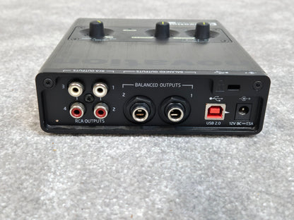 Novation Audio Hub 2x4 - Audio Interface