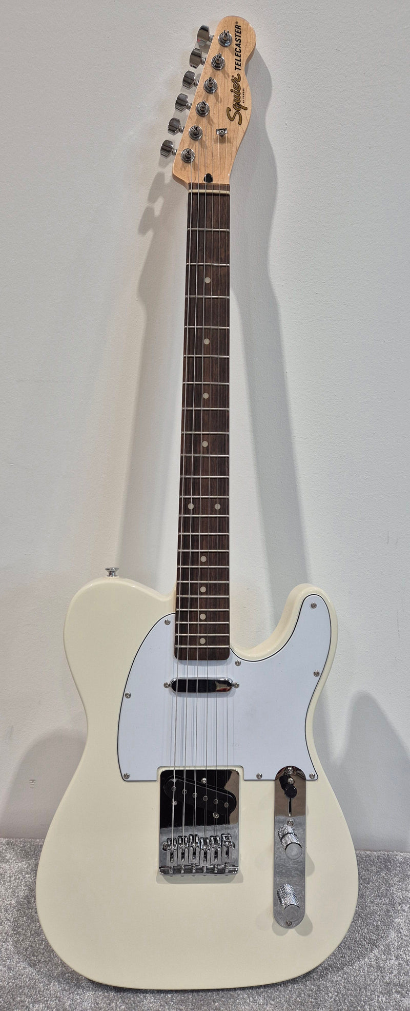 Squier Affinity Telecaster Electric Guitar - White w/ Soft Gig Bag - Image 2