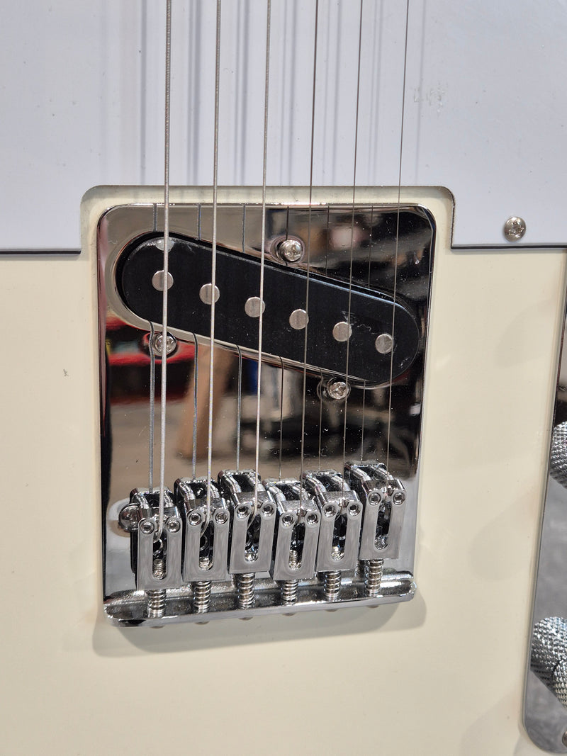 Squier Affinity Telecaster Electric Guitar - White w/ Soft Gig Bag - Image 4