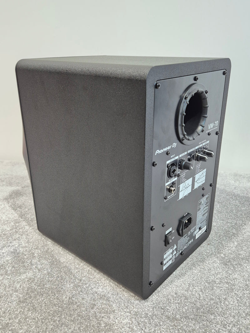 Pioneer DJ VM-70 - Bi-amp 2-way Active Speaker w/ Original Box - Image 3
