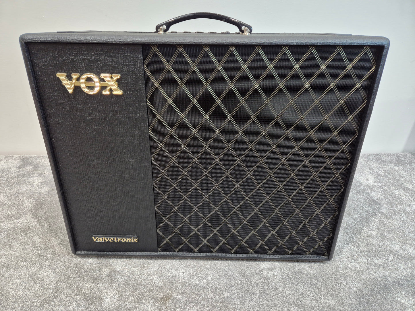 Vox VT100X - 100-watt Digital Modeling Guitar Combo Amplifier