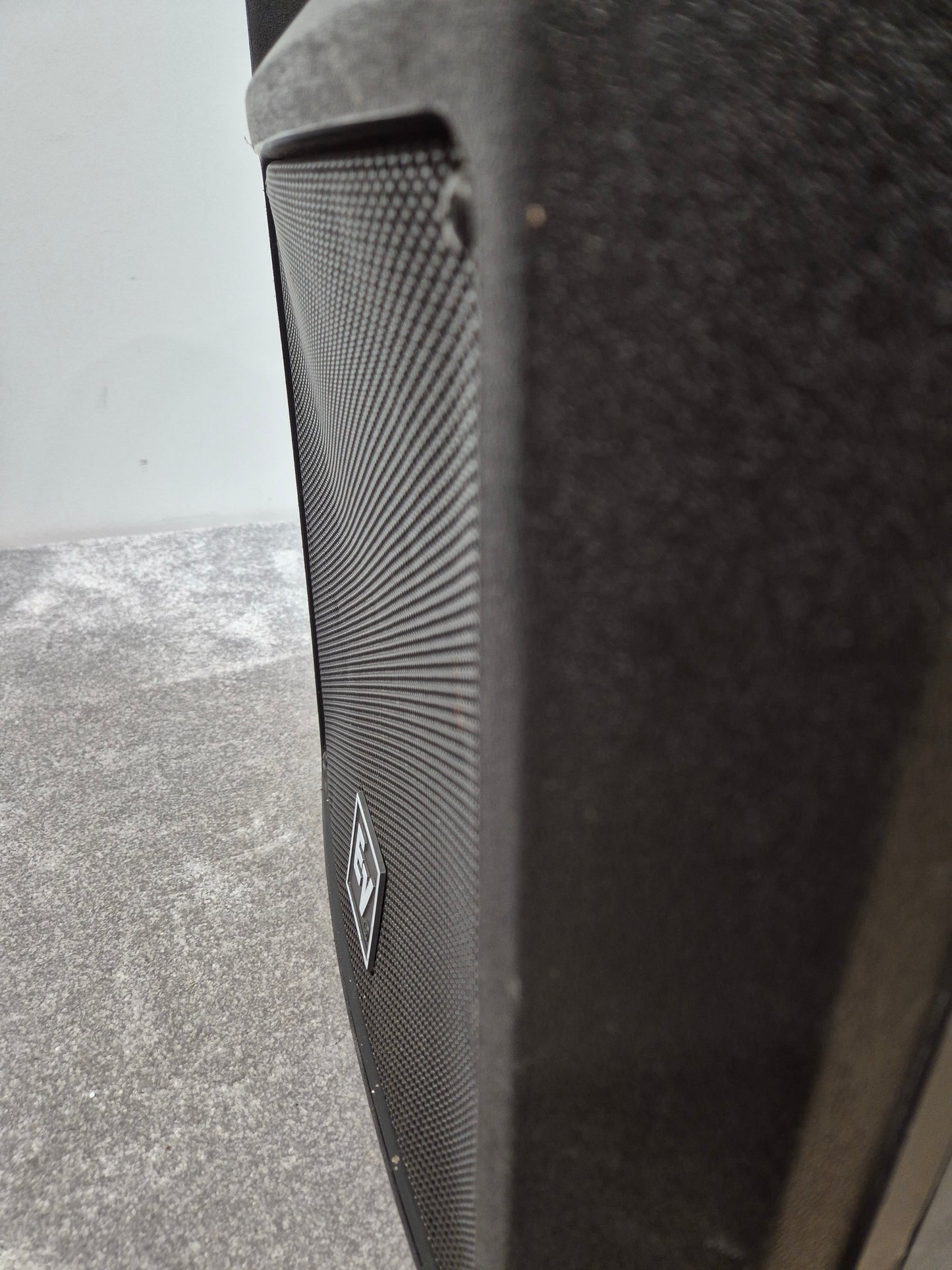Electro Voice SX300 - Compact and Lightweight High-Power Speaker System - Pair