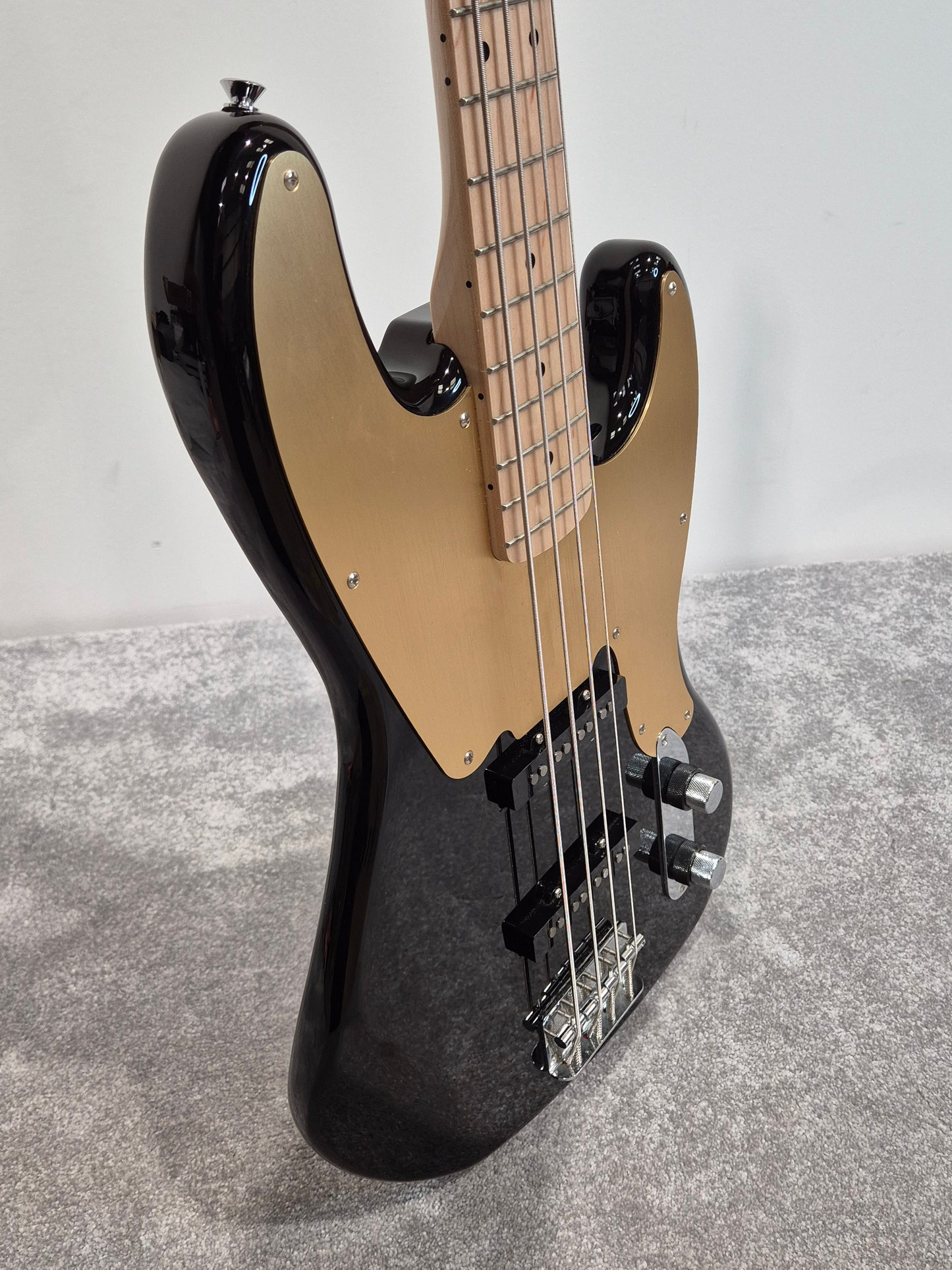 Squier Paranormal Series 54 Jazz Bass - Black and Gold w/ Soft Gig Bag