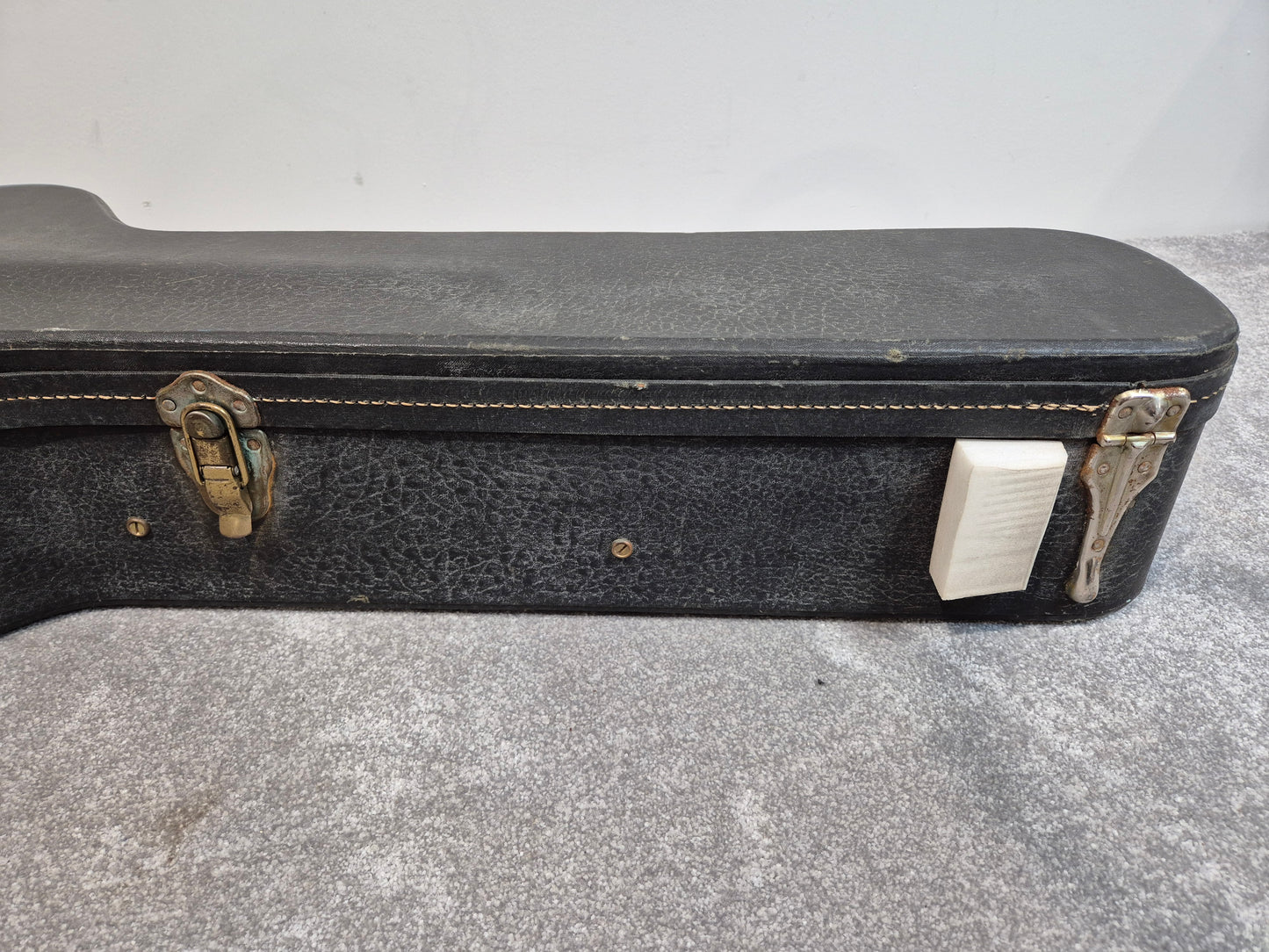 Guild Hard Case - Acoustic Guitar Hard Case - Dreadnought