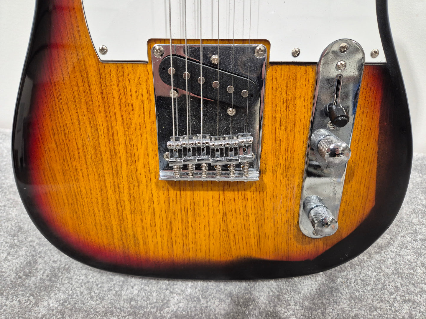 Donner Standard Series - Electric Guitar - Sunburst w/ Donner Soft Gig Bag