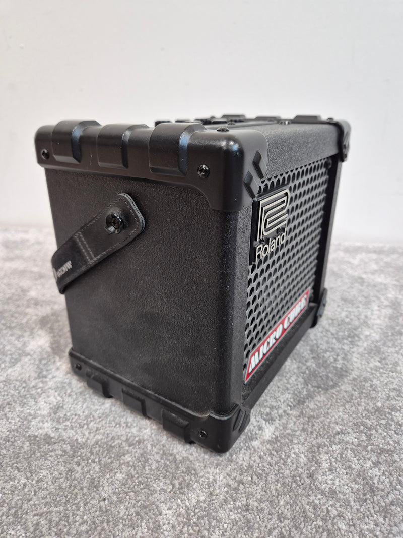 Roland Micro Cube - Portable Guitar Amplifier - Battery or Mains Power - Image 8