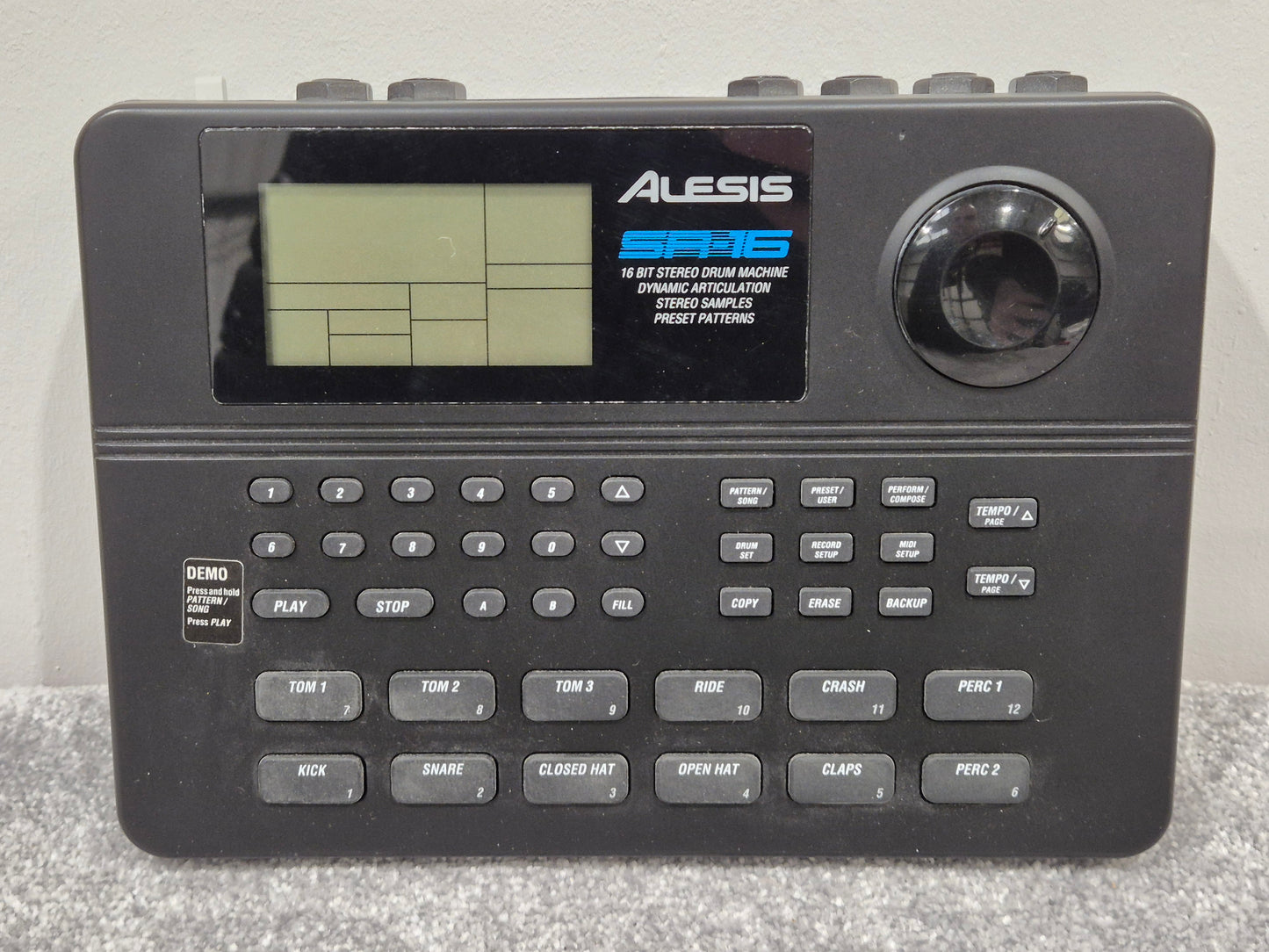 Alesis SR16 - Professional Sounds Drum Machine w/ Original Box