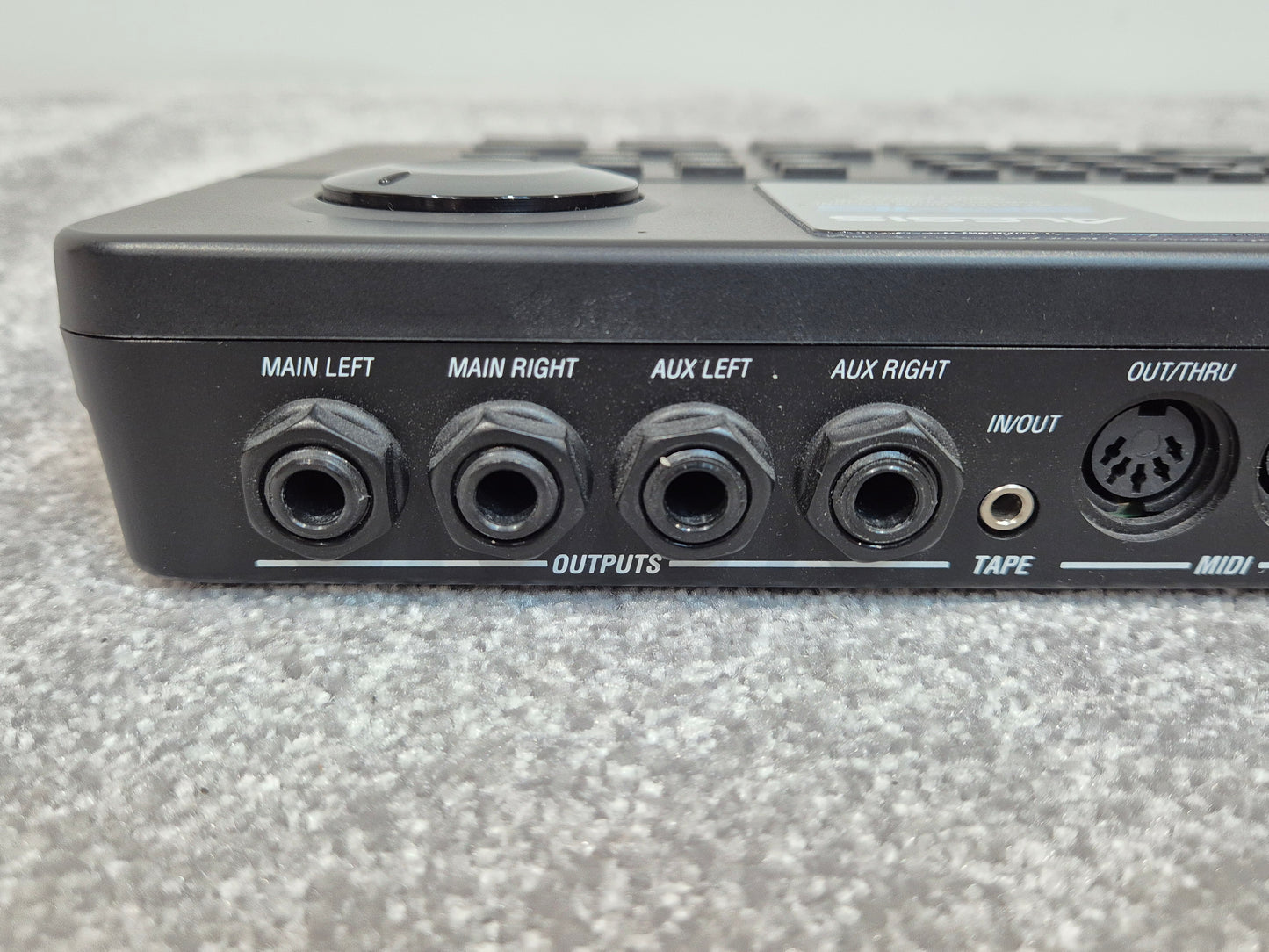 Alesis SR16 - Professional Sounds Drum Machine w/ Original Box