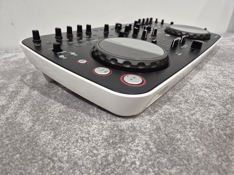 Pioneer DDJ-Ergo - Two-Channel DJ Controller w/ Hard Case - Image 5