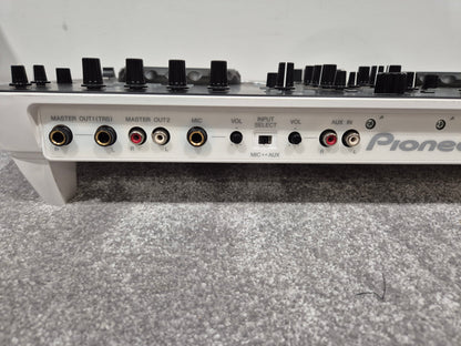 Pioneer DDJ-Ergo - Two-Channel DJ Controller w/ Hard Case