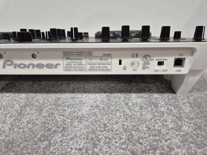Pioneer DDJ-Ergo - Two-Channel DJ Controller w/ Hard Case - Image 9