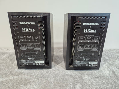 Mackie HR824 - 8-inch Active studio monitor - Pair ( One Faulty Woofer)