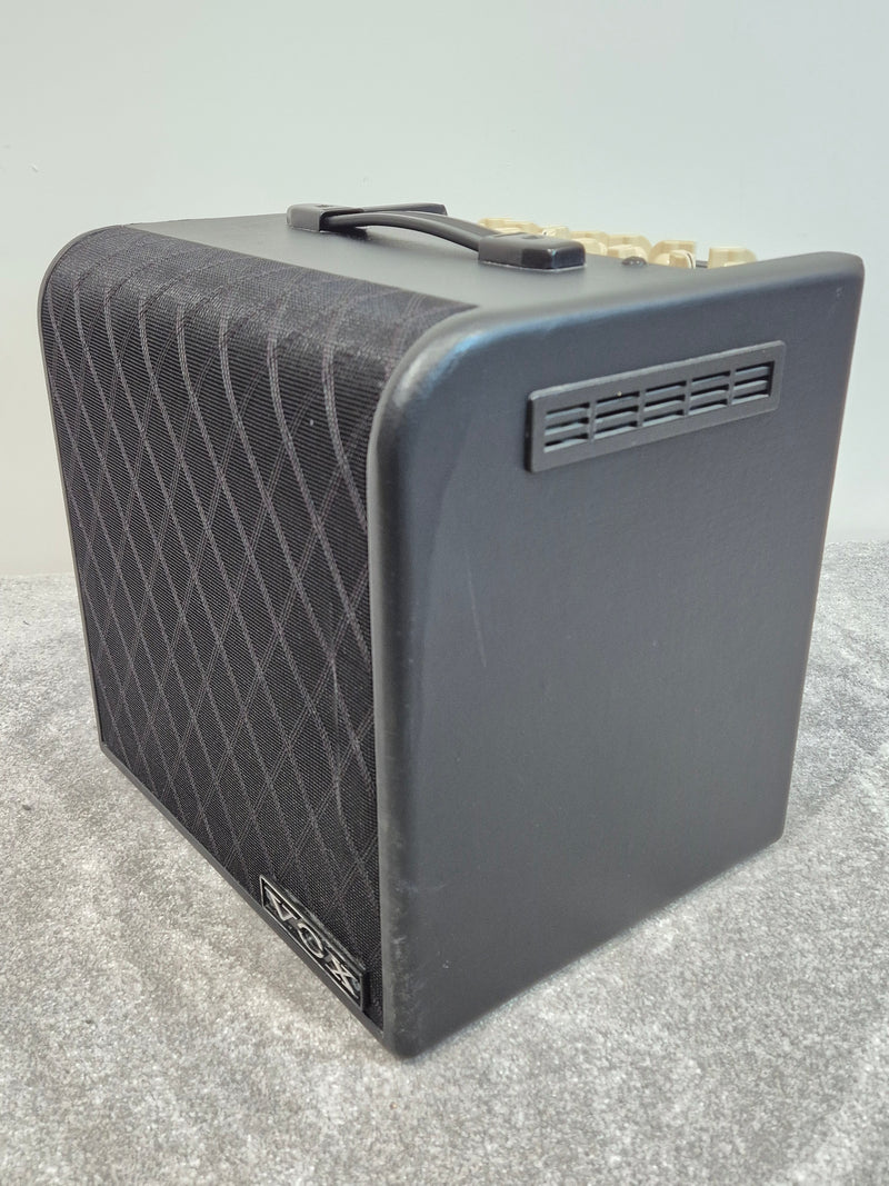 VOX AGA70 - 70-watt 2-Channel Acoustic Amplifier w/ Original Box - Image 8