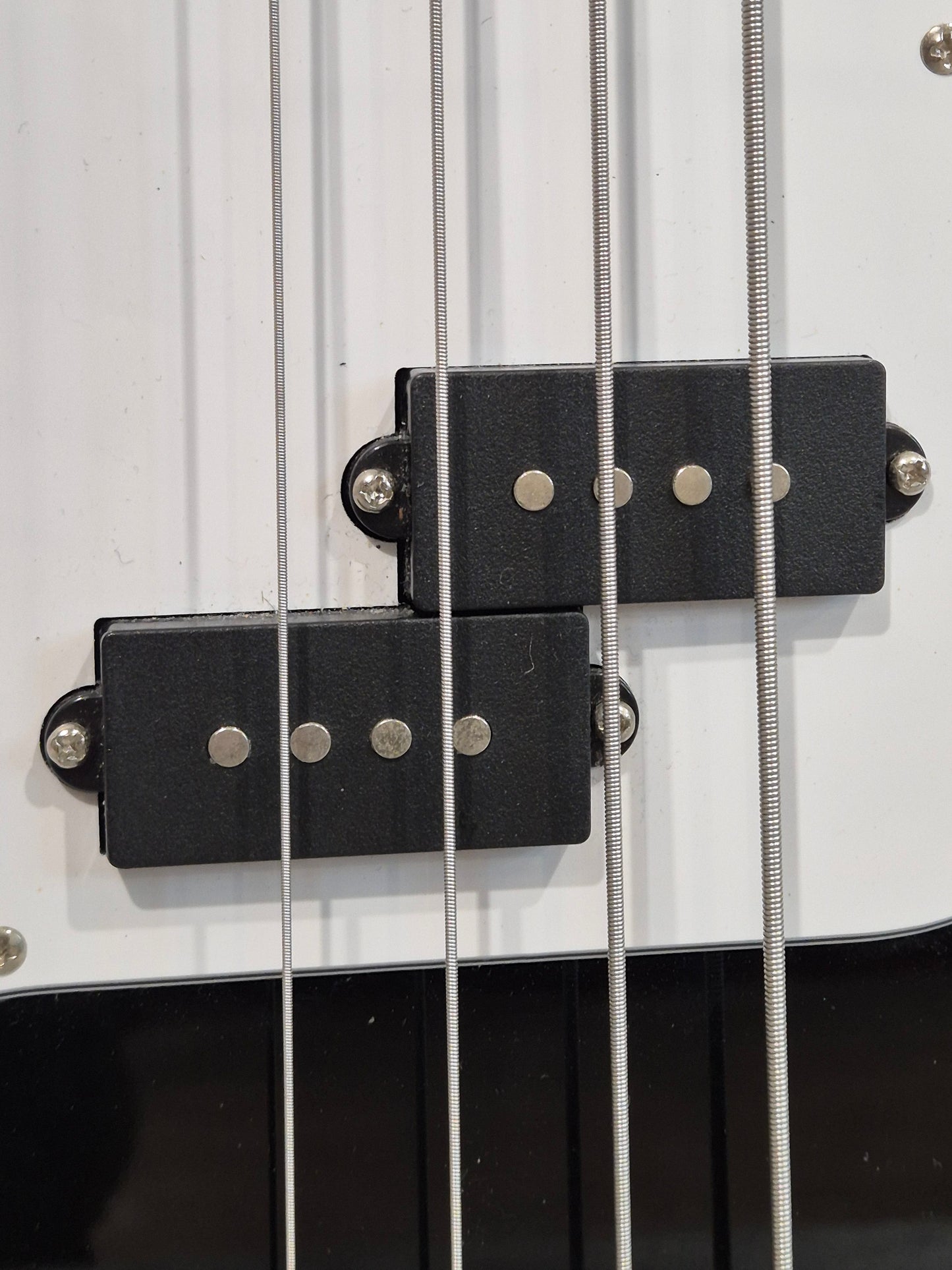 Antiquity AQ-PB Bass Guitar - Left Handed - Black
