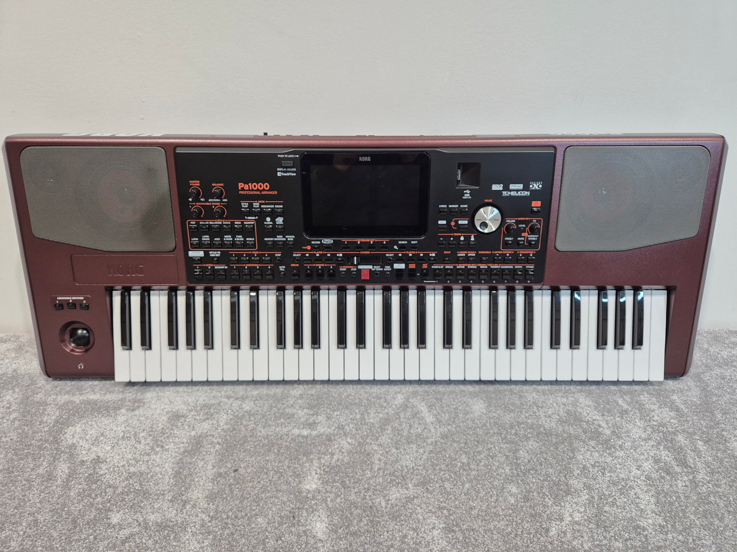 Korg PA1000 Professional Arranger - 61-keys Semi-Weighted Keyboard w/ Original Box