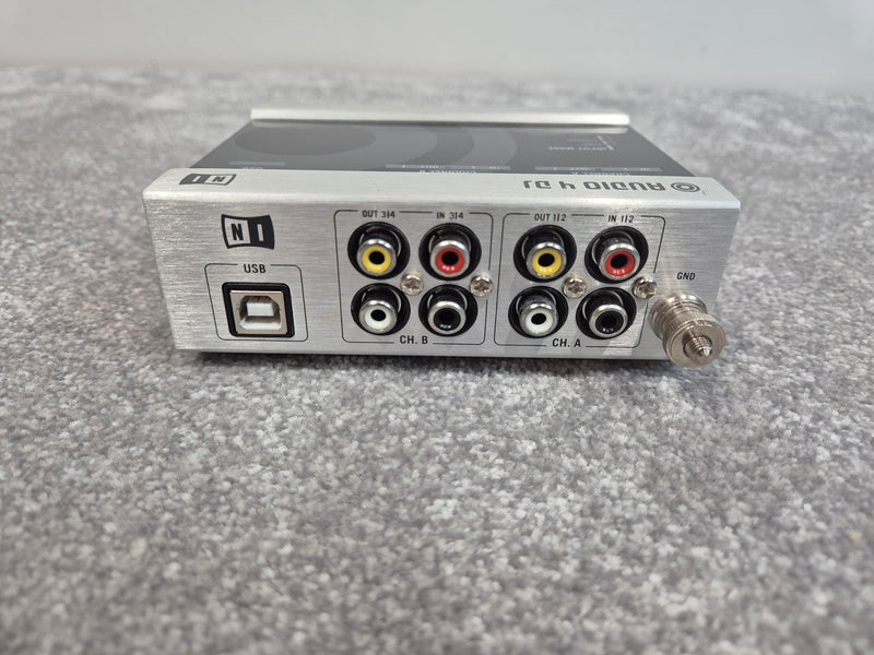 Native Instruments Traktor Audio 4 - Professional DJ Audio Interface - Image 4