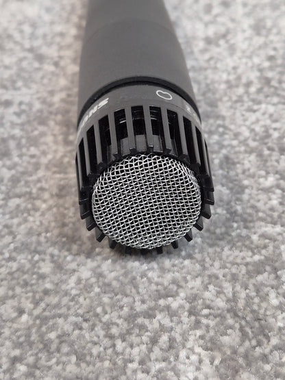 Shure SM57 - Low-Impedance Cardioid Dynamic Microphone