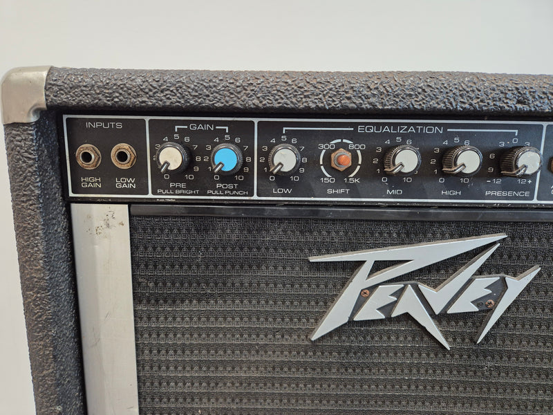 Peavey TKO 65 - Solid-State Bass 65 watts Combo Amplifier - Image 3
