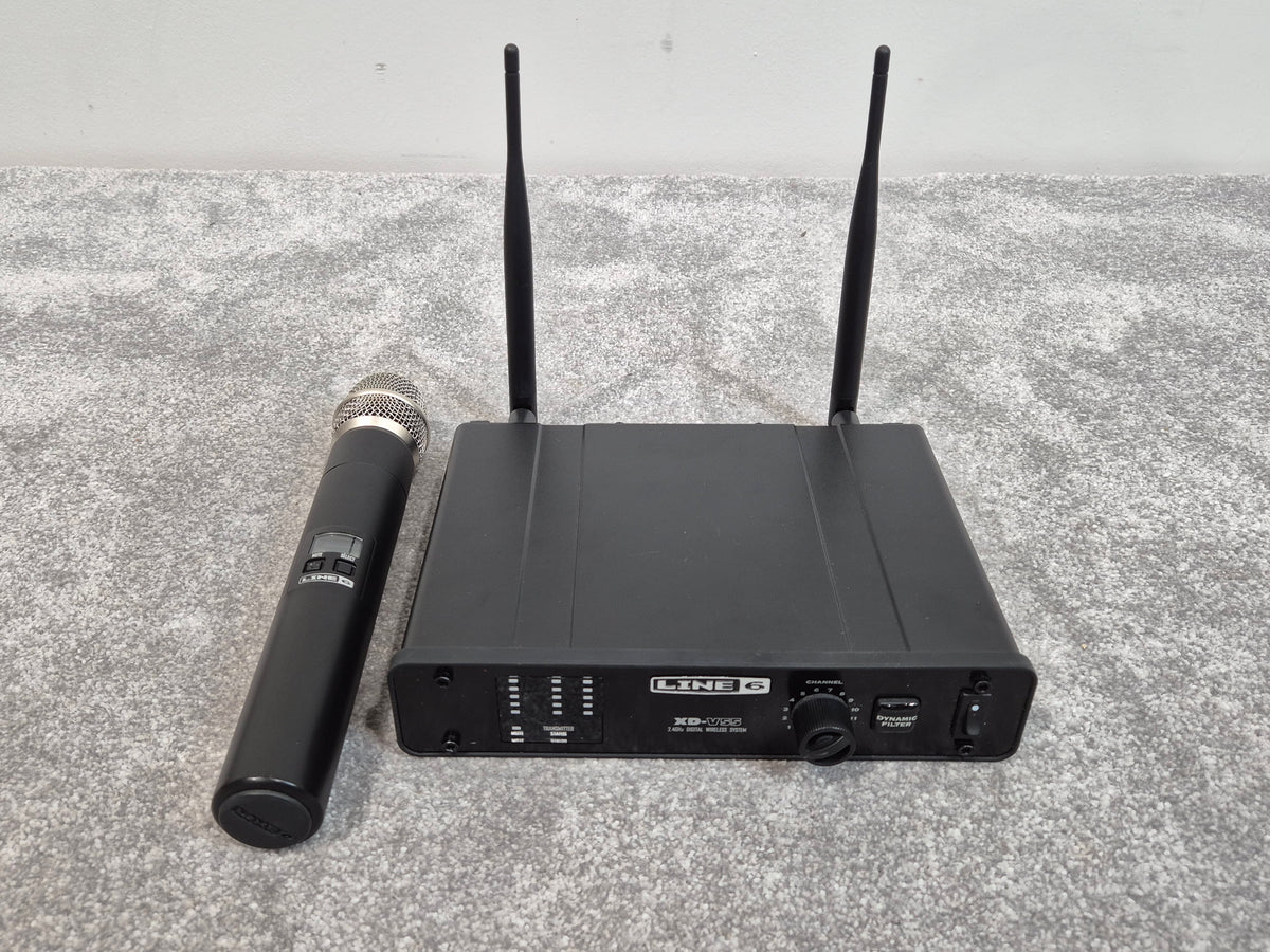 Line 6 XD-V55 - Digital Wireless Microphone System w/ Soft Case