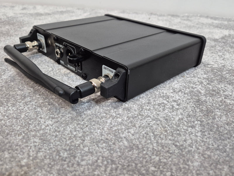 Line 6 XD-V55 - Digital Wireless Microphone System w/ Soft Case - Image 4