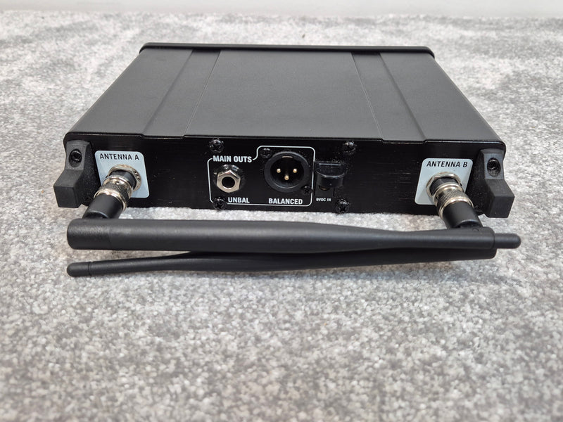 Line 6 XD-V55 - Digital Wireless Microphone System w/ Soft Case - Image 6