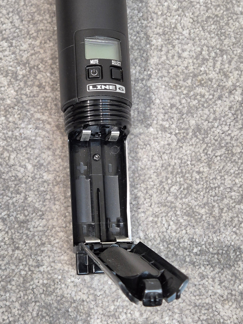 Line 6 XD-V55 - Digital Wireless Microphone System w/ Soft Case - Image 13