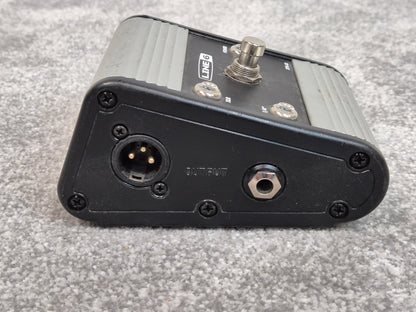 Line 6 XPS-AB - Direct Box - A/ B Switch For Variax Guitars w/ Power Supply