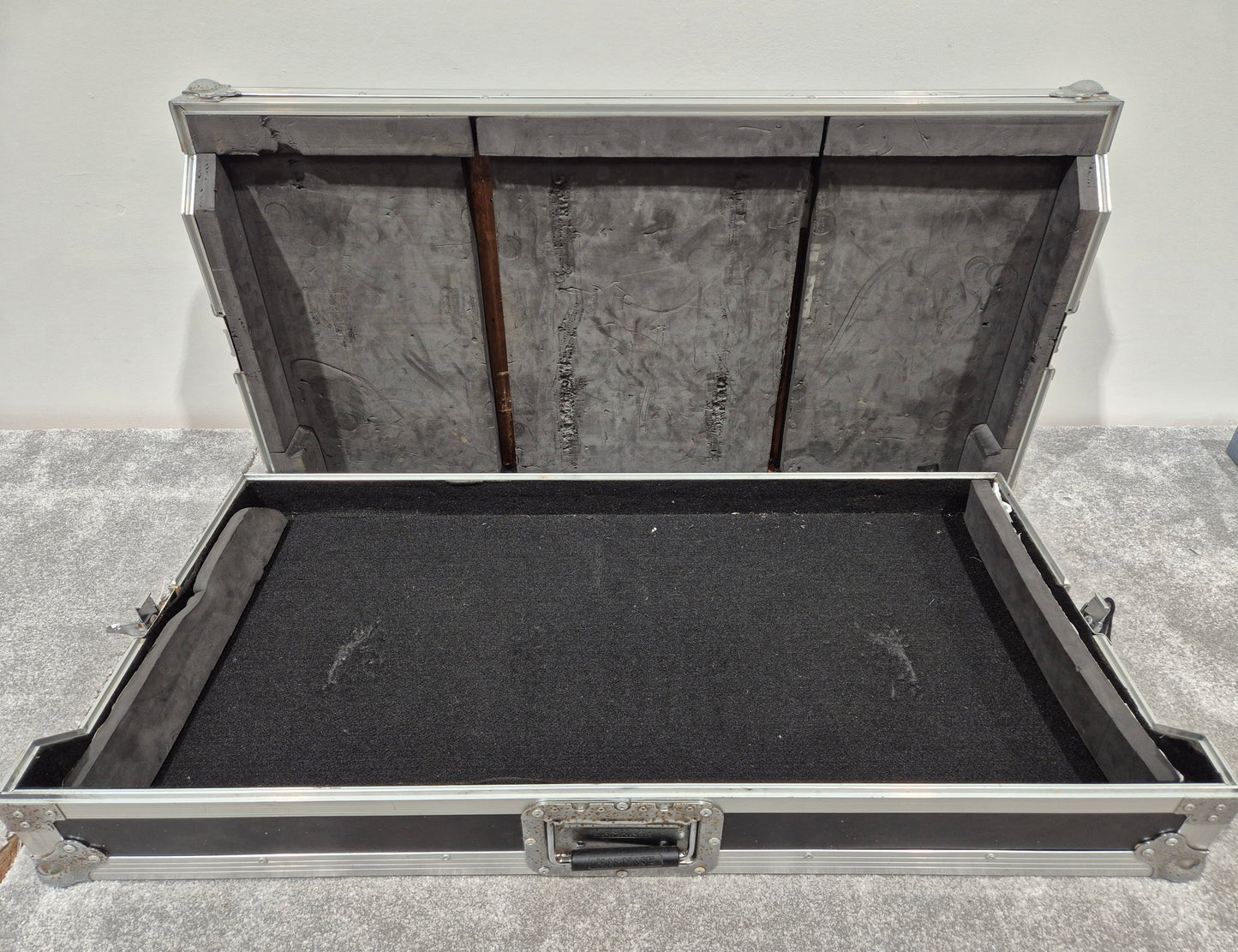 Kamkase Flight Case - Designed for DJ Equipment