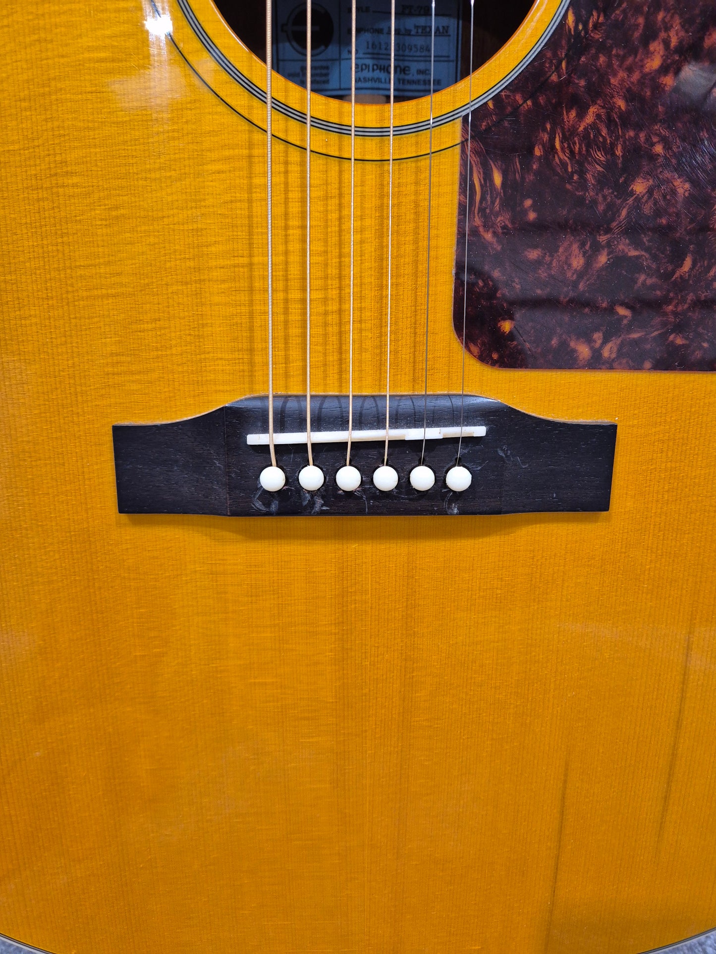 Epiphone FT-79 - Jumbo Type Acoustic Flattop Guitar
