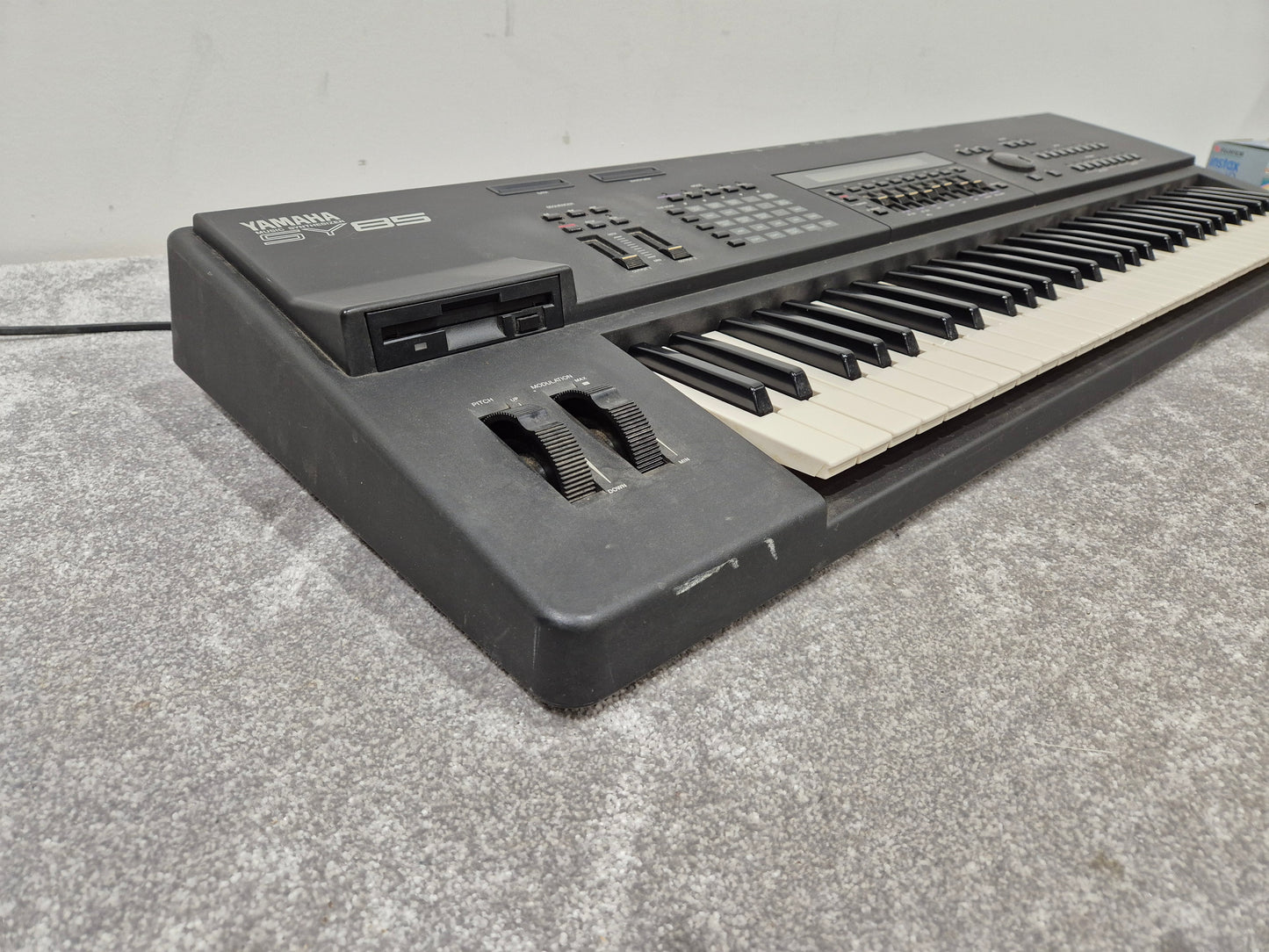 Yamaha SY-85 - Digital Music Workstation w/ Soft Case (Read Description)