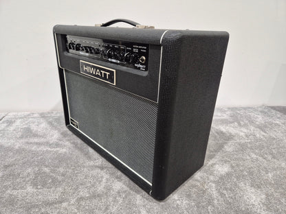 HIWATT Maxwatt G100R - Solid-State Combo Amplifier