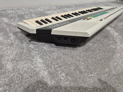 Yamaha SHS-200 - Digital Shoulder Electronic Keyboard w/ Hard Case