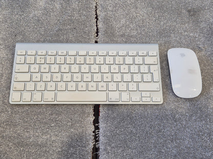 Apple iMac 21-inch i5 Processor with Keyboard and Mouse- C02MT4AQFY0T (Spares or Repairs)