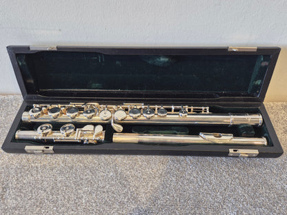 Pearl Flute PF-765 - Quartz S/N 5760 w/ Hard Case