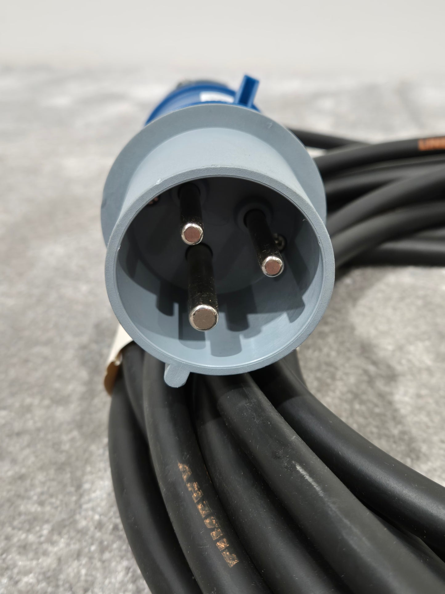LINEAX H07RN-F / Mennekes 3943 / Mennekes 1421ZA - Industrial Flexible Cable