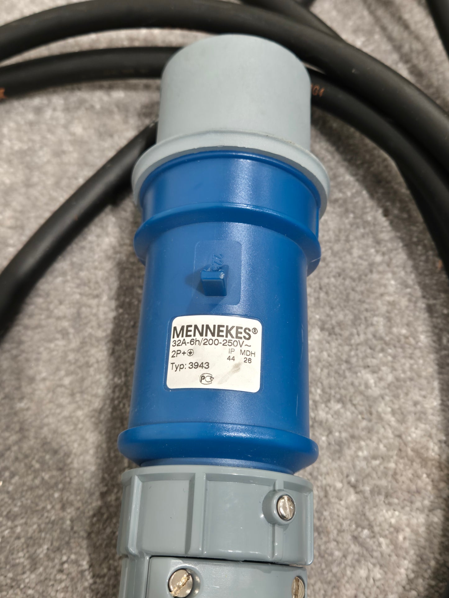 LINEAX H07RN-F / Mennekes 3943 / Mennekes 1421ZA - Industrial Flexible Cable