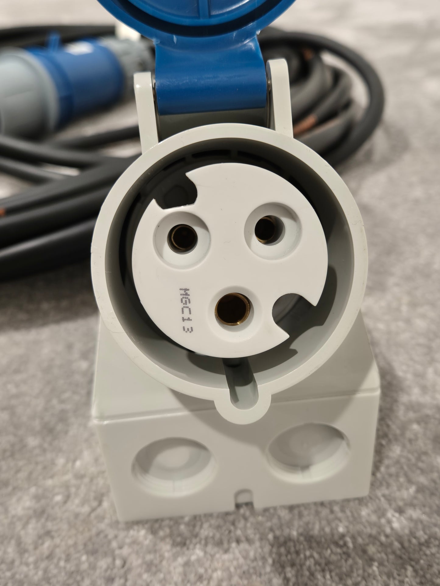 LINEAX H07RN-F / Mennekes 3943 / Mennekes 1421ZA - Industrial Flexible Cable