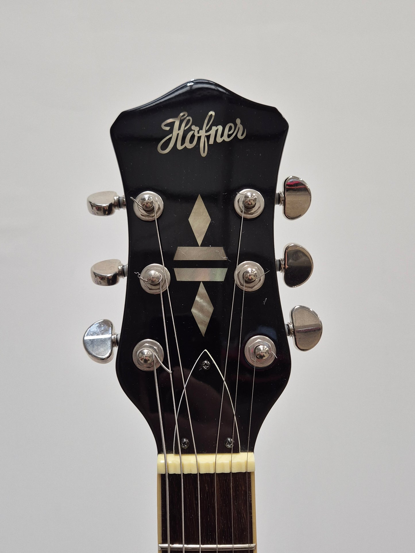 Hofner Six String Electric Guitar - Black P90s and Bigsby Tremolo